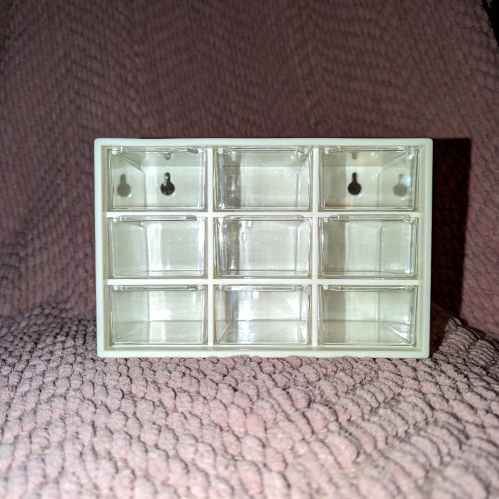 Jewelry box